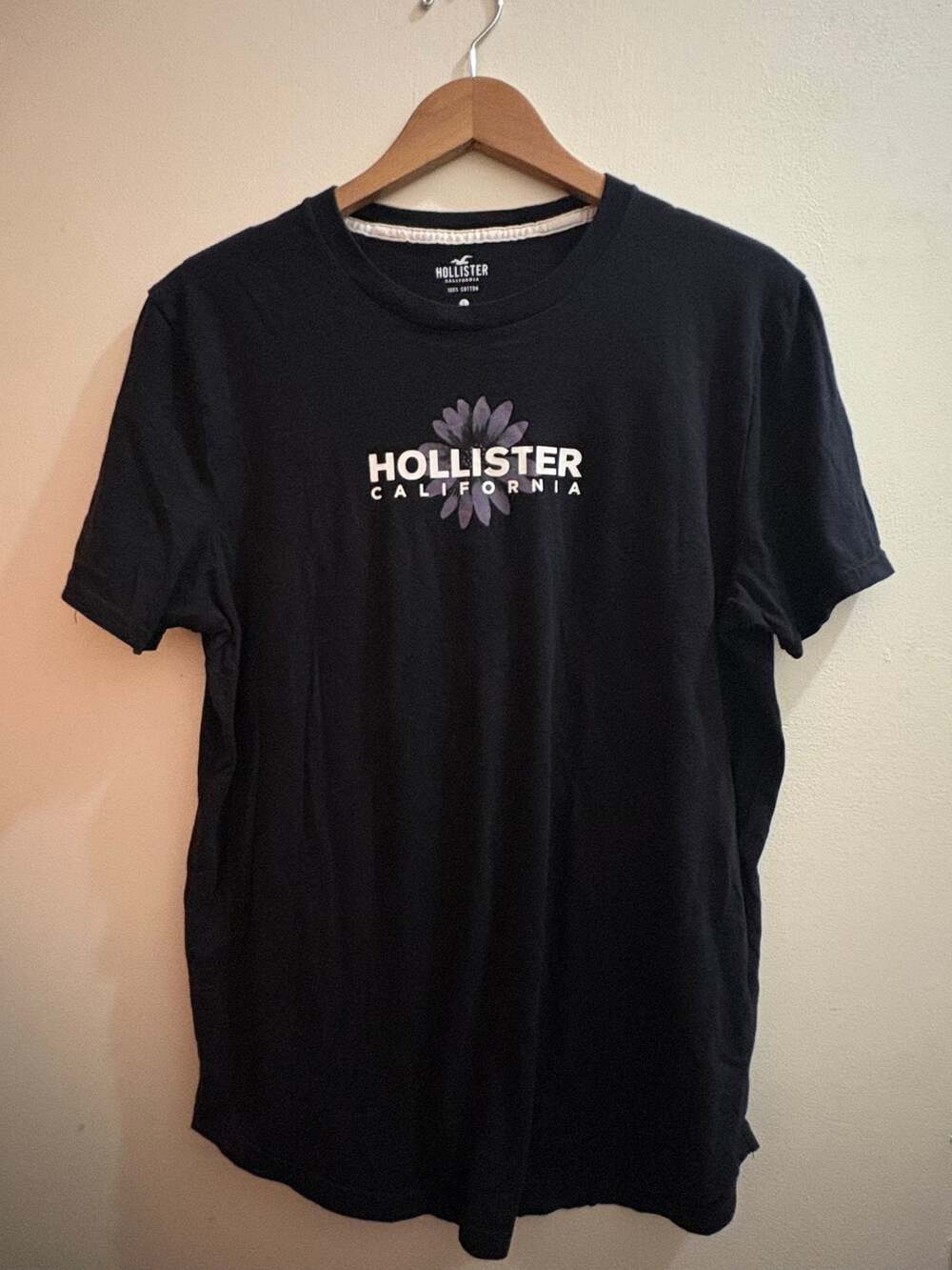 Hollister Floral Graphic Black T-Shirt "Let Love Bloom